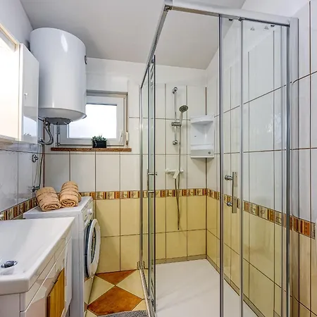 Apartman Nika - *