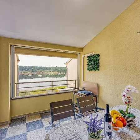 Apartment Apartman Nika - *